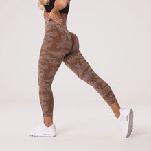 Load image into Gallery viewer, Snowflake Camouflage Seamless Yoga Pants – High Waisted Leggings