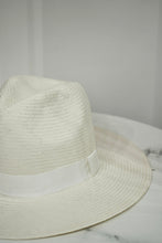 Load image into Gallery viewer, Paper Straw Fedora Hat with Double Pearl Chain