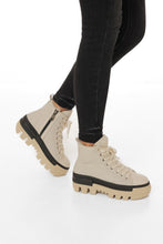 Load image into Gallery viewer, Aspen Genuine Shearling Lined Winter Boots