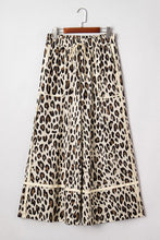 Load image into Gallery viewer, Leopard Wide Leg Cropped Pants