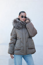 Load image into Gallery viewer, Genuine Fur Trim Down Fill Coat