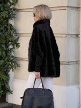 Load image into Gallery viewer, Genuine Scandinavian Mink Fur Poncho