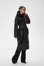 Load image into Gallery viewer, Genuine Shearling Lamb Leather ⇆ Reversible Coat