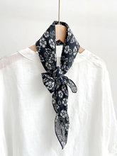 Load image into Gallery viewer, Ramie Vintage Print Handkerchief