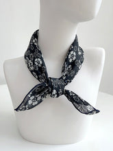 Load image into Gallery viewer, Ramie Vintage Print Handkerchief