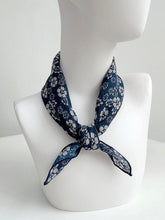 Load image into Gallery viewer, Ramie Vintage Print Handkerchief