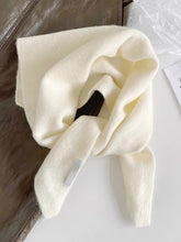 Load image into Gallery viewer, 100% Merino Wool Knitted Triangle Scarf