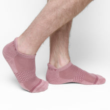 Load image into Gallery viewer, Mauve Ankle Socks
