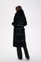 Load image into Gallery viewer, Genuine Shearling Lamb Leather ⇆ Reversible Coat