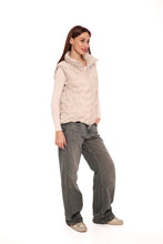 Load image into Gallery viewer, Quilted Vest in Ivory