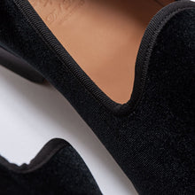 Load image into Gallery viewer, Men's Black Velvet Slipper II