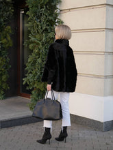 Load image into Gallery viewer, Genuine Scandinavian Mink Fur Poncho