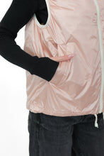 Load image into Gallery viewer, ⇆ Reversible Light Insulated Vest Powder | Ivory