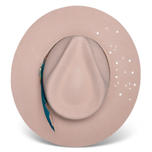 Load image into Gallery viewer, Charlie 1 Horse Lainey Wilson Hillbilly Hippie – Wool Felt Cowgirl Hat