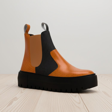Load image into Gallery viewer, Chic Boots BYMANYC ® New York BROADWAY ESSENCE