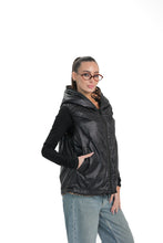 Load image into Gallery viewer, ⇆ Reversible Light Insulated Vest Black | Leo