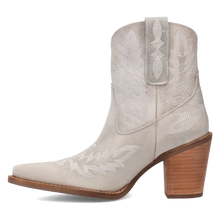 Load image into Gallery viewer, Dingo Rocky Top - Women's Leather Booties