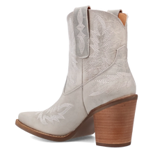 Load image into Gallery viewer, Dingo Rocky Top - Women's Leather Booties