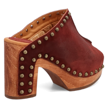 Load image into Gallery viewer, Dingo Echo - Women's Wooden Sandals