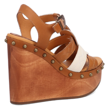 Load image into Gallery viewer, Dingo Cosmo - Women's Wooden Sandals