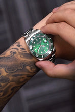 Load image into Gallery viewer, Mod Submariner Hulk