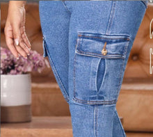 Load image into Gallery viewer, Porland 100% Authentic Colombian Push Up Cargo Pockets Jeans