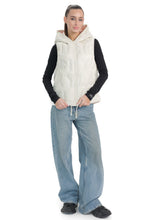 Load image into Gallery viewer, ⇆ Reversible Light Insulated Vest Powder | Ivory
