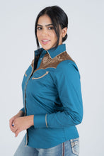 Load image into Gallery viewer, Ladies Cotton Blue Embroidery Western Shirt With Suede
