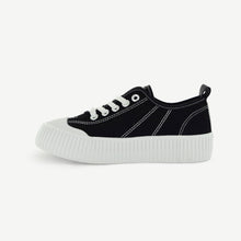 Load image into Gallery viewer, COURT ROYALE: VULCANIZED COURT SHOE - BLACK/WHITE