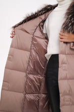 Load image into Gallery viewer, Rei Silver Fox Fully Lined Hood Down Coat in Blush