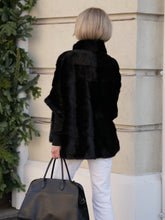 Load image into Gallery viewer, Genuine Scandinavian Mink Fur Poncho