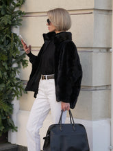 Load image into Gallery viewer, Genuine Scandinavian Mink Fur Poncho