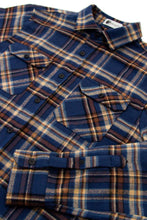 Load image into Gallery viewer, Field Grand Flannel, Pecan Plaid