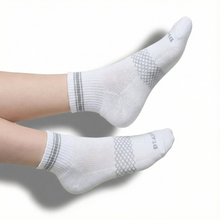 Load image into Gallery viewer, White/Grey Quarter Crew Women's Socks