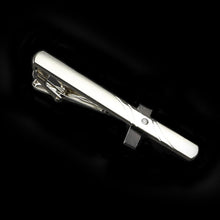 Load image into Gallery viewer, Men's Metal Tie Clip Bright Stainless Steel Tie Clip Men's Classic Tie Clip Elegant Jewelry Necktie Clips Clasp Simple Wedding Jewelry Necktie Clips For Party Charming Creative Anniversary Gifts