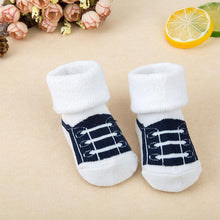 Load image into Gallery viewer, 1 Pair Newborn Cotton Striped Warm Slippers Socks For Baby Girls And Boys Very Comfortable And Soft Material