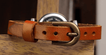 Load image into Gallery viewer, New Fashion Hot-selling Leather Female Watch Vintage Watch Women Dress Watches For Women and Girls