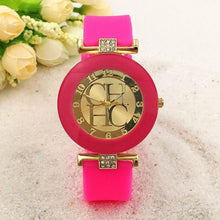 Load image into Gallery viewer, STEVVEX simple leather Casual Quartz Watch Women Crystal Silicone Watches Wrist Watch For Women and Girls Coffee