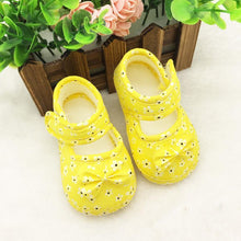 Load image into Gallery viewer, Baby Girl Shoes Soft Sneaker Kids Flowers Printed Newborn Cloth Shoes Lightweight And Breathable Shoe