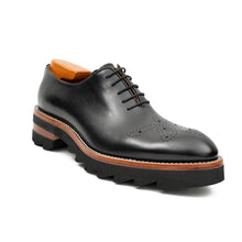 Load image into Gallery viewer, Handcrafted calfskin Oxford shoes Black