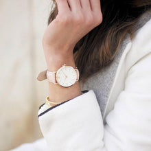 Load image into Gallery viewer, New STEVVEX Fashion Simple Women Watches Woman Ladies Casual Leather Quartz Watch For Women and Girls