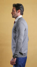 Load image into Gallery viewer, The Caravan vneck(Silver)