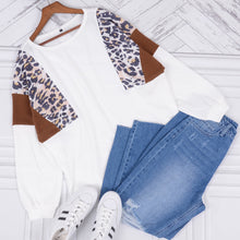 Load image into Gallery viewer, Leopard Pullover Knit Sweater