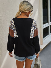 Load image into Gallery viewer, Leopard Pullover Knit Sweater