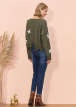 Load image into Gallery viewer, Star Pattern Frayed Hem Sweater