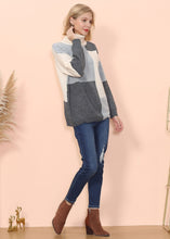 Load image into Gallery viewer, Color Block Front Turtleneck Sweater