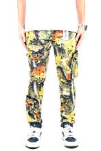 Load image into Gallery viewer, KANTA Men's premium twill forest camo pattern cargo pants.