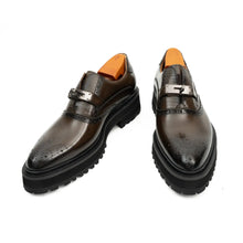 Load image into Gallery viewer, Men's Brogue Detail Leather Loafers