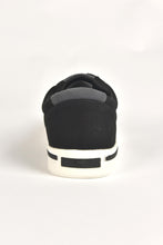 Load image into Gallery viewer, Mens Solid Canvas Sneaker