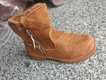 Load image into Gallery viewer, Women’s Velvet Lined Cotton Snow Boots — Plus Size Winter Warm Boots